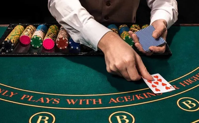 Casino người chia bài - Tìm hiểu về người chia bài trong casino Casino người chia bài - Tìm hiểu về người chia bài trong casino